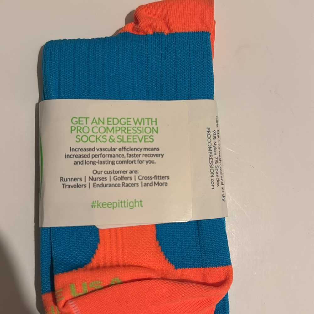 NWT- Pro Compression Performance Socks-Size S/M - Picture 3 of 5